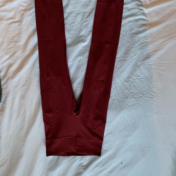 Invigorate lululemon leggings - Picture 3 of 4